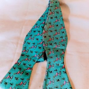 Flamingo bow tie in turquoise and link in 100%silk.
